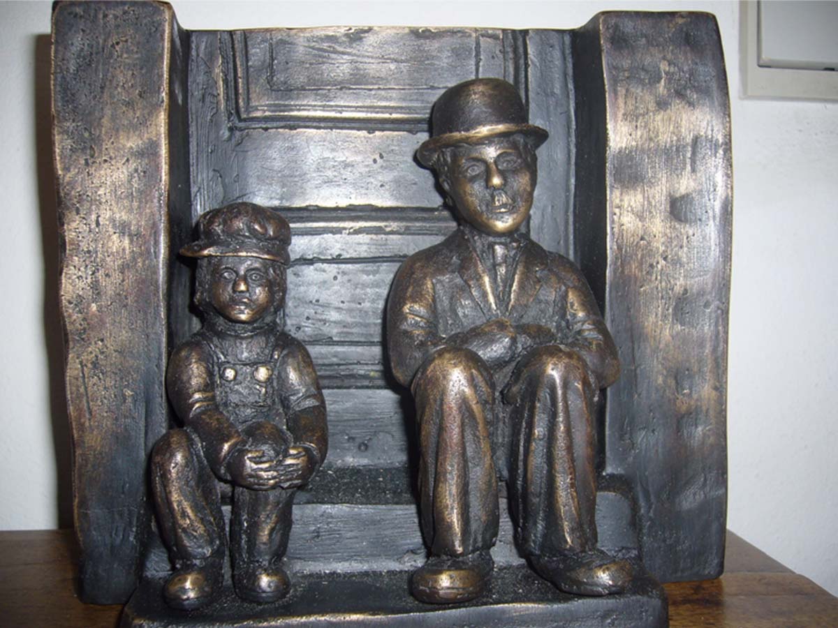 Sculpture de charlot en bronze